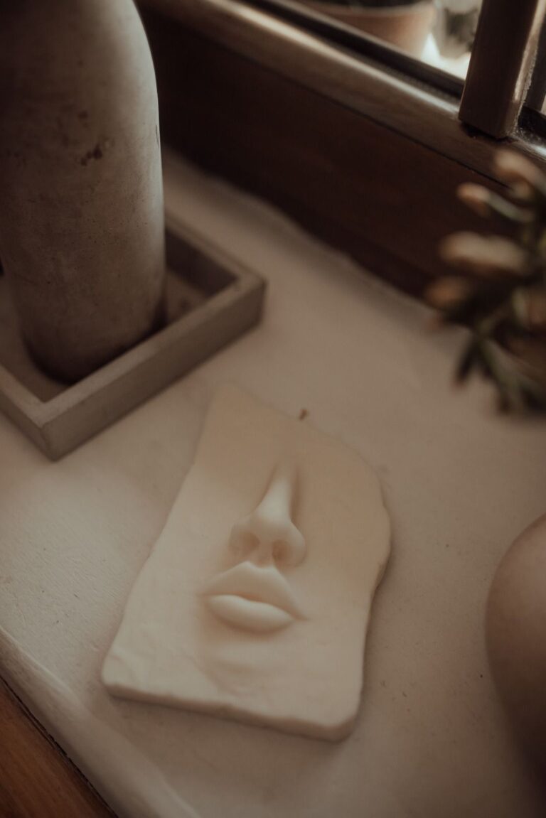 Stone Face Candle - imagine 3