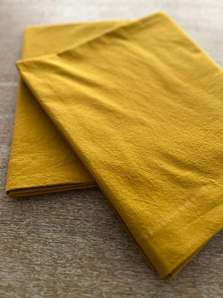 FAȚĂ DE MASĂ CLASICĂ DIN BUMBAC PRESPĂLAT - SUNFLOWER YELLOW - imagine 4