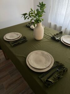 FAȚĂ DE MASĂ CLASICĂ DIN BUMBAC PRESPĂLAT - OLIVE GREEN - imagine 3