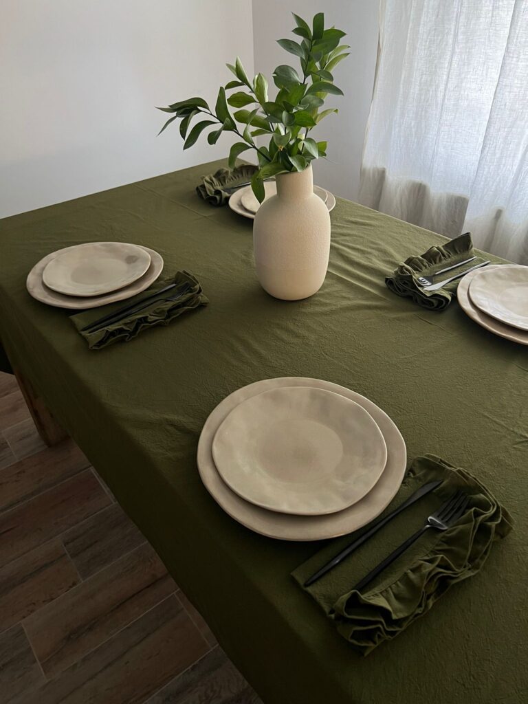 FAȚĂ DE MASĂ CLASICĂ DIN BUMBAC PRESPĂLAT - OLIVE GREEN - imagine 3