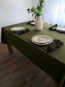 FAȚĂ DE MASĂ CLASICĂ DIN BUMBAC PRESPĂLAT - OLIVE GREEN - imagine 2
