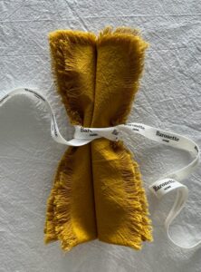 ȘERVETE DIN  BUMBAC PRESPĂLAT CU FRANJURI - SUNFLOWER YELLOW (SET DE 2) - imagine 2