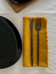 ȘERVETE DIN  BUMBAC PRESPĂLAT CU FRANJURI - SUNFLOWER YELLOW (SET DE 2)
