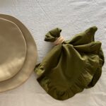 ȘERVETE DIN  BUMBAC PRESPĂLAT CU VOLĂNAȘE - OLIVE GREEN (SET DE 2)