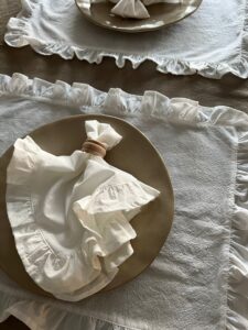 ȘERVETE DIN  BUMBAC PRESPĂLAT CU VOLĂNAȘE - PURE WHITE (SET DE 2) - imagine 3