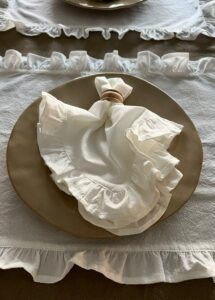 ȘERVETE DIN  BUMBAC PRESPĂLAT CU VOLĂNAȘE - PURE WHITE (SET DE 2) - imagine 4