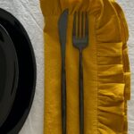 ȘERVETE DIN  BUMBAC PRESPĂLAT CU VOLĂNAȘE - SUNFLOWER YELLOW (SET DE 2)
