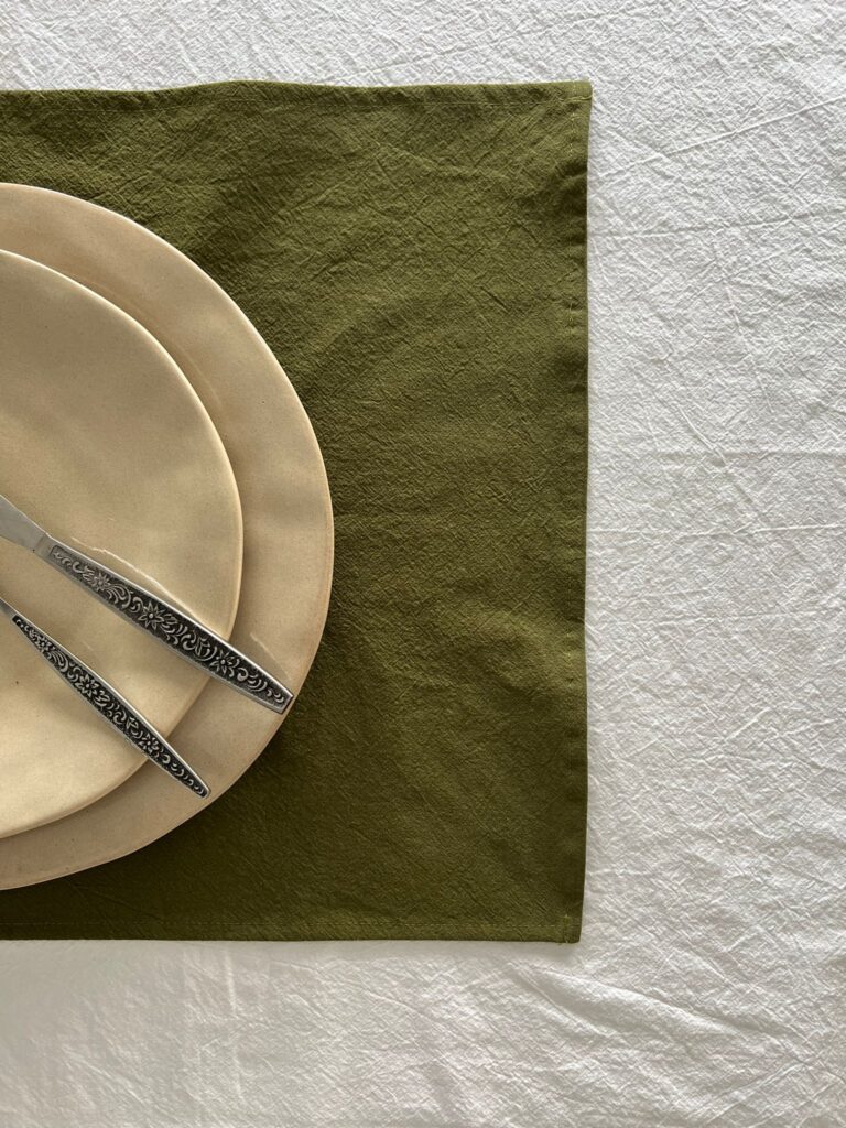 SUPORT FARFURIE DIN BUMBAC PRESPĂLAT CLASIC - OLIVE GREEN - imagine 2