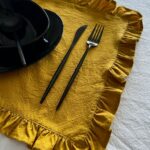 SUPORT FARFURIE DIN BUMBAC PRESPĂLAT CU VOLĂNAȘ - SUNFLOWER YELLOW