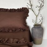 Fețe perna cu volanase, culoare CHOCOLATE BROWN, 2 piese