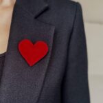 Broșă inimioară din fetru