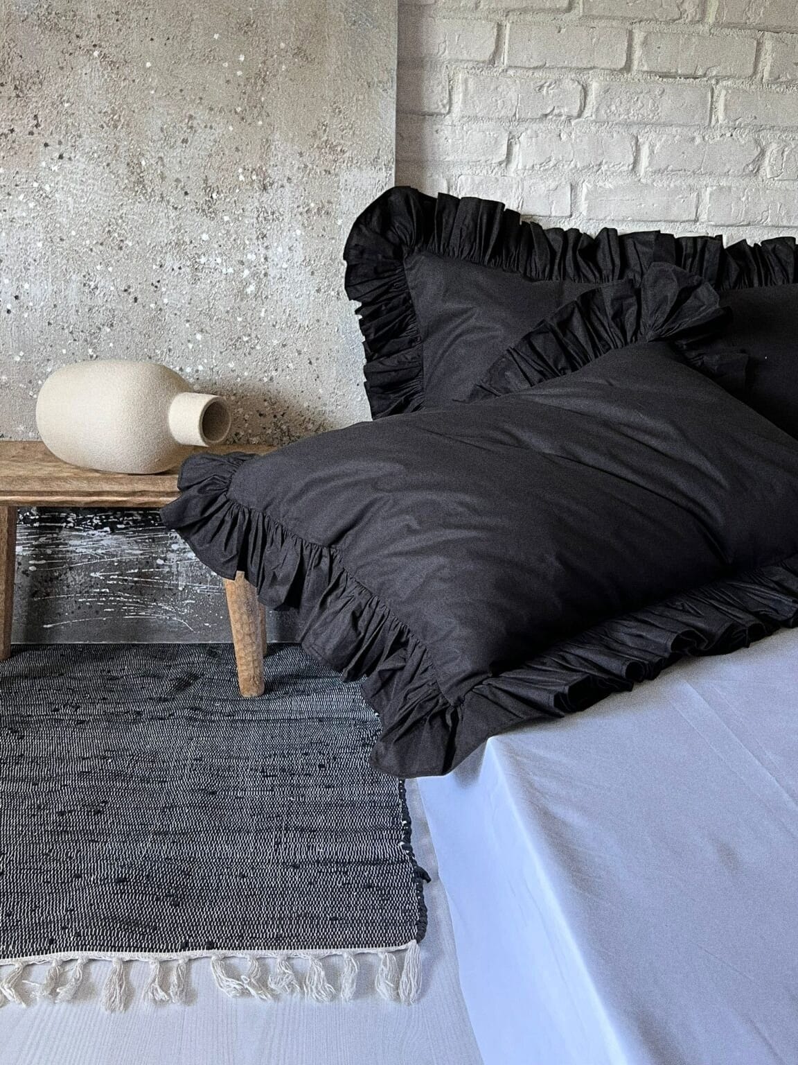 poo Fețe perna cu volanase, culoare BLACK, 2 piese - imagine 1