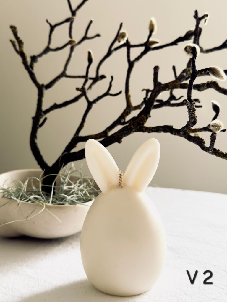 Bunny Ears Candle - imagine 3